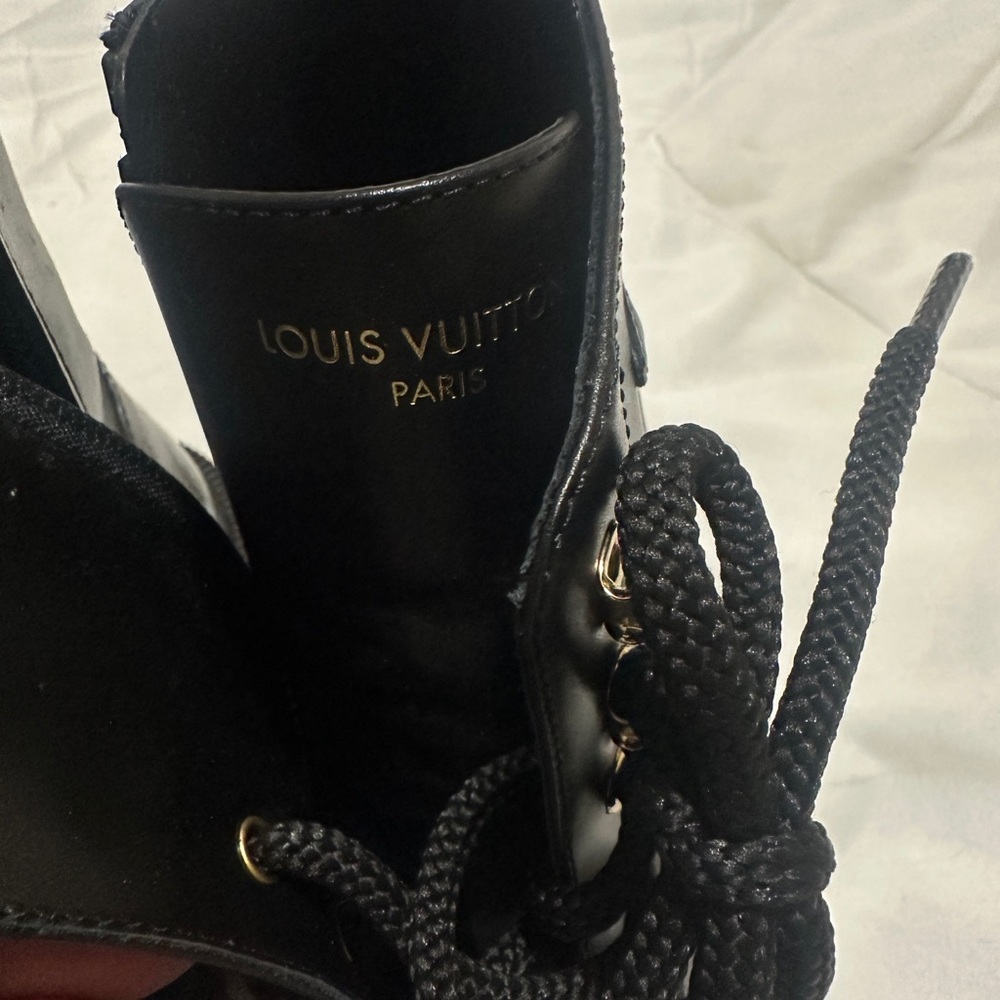 Authentic Louis Vuitton lace up ankle boots - Picture 5 of 9